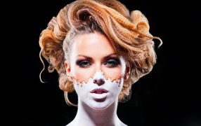 Фантастический макияж у девушки