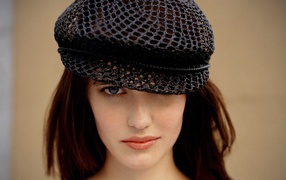 Французская девушка в берете