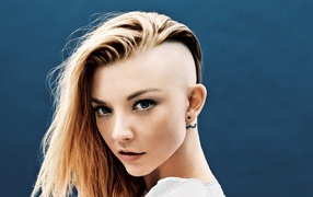 Натали Дормер с модной прической