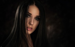 Модель брюнетка Алла Бергер