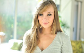 Сероглазая модель Капри Андерсон