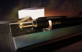 Гравировка на ручке слово Любовь