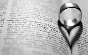 Серебряное кольцо в книге