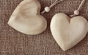 Trinkets made of wood in the shape of heart