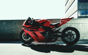 Красный мотоцикл Honda RR