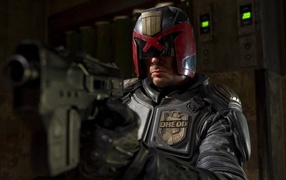 Главный герой фильма Судья Дред