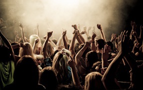 Танцы на дискотеке