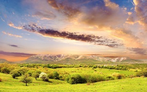 Фантастические облака над плоскогорьем