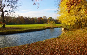 Речушка среди полей