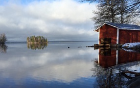 Весеннее половодье на реке