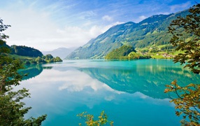 Бирюзовые воды горного озера