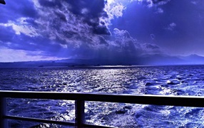 Синее море за бортом