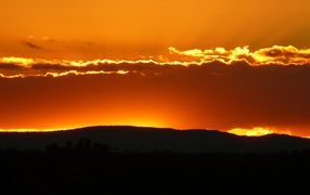Горящие облака во время заката