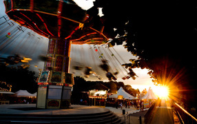 Карусели на закате