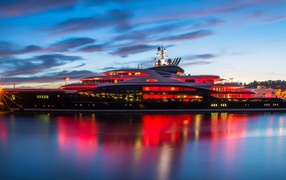 Мега-яхта Serene