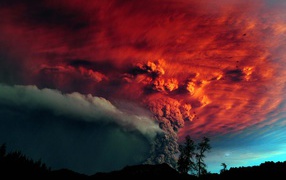 Frightening eruption of the volcano Calbuco, Chile