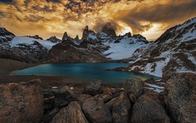 Оранжевые облака в горах Аргентины