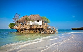 Дом на скале в Кении