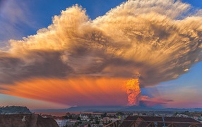 Необычное облако над вулканом Кальбуко, Чили