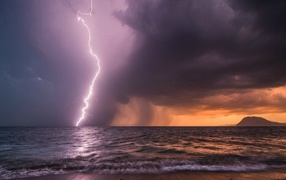 Буря в Патрах, Греция