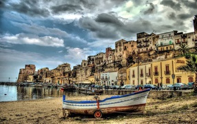 Boat on the beach in Italy, HDR Photos