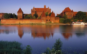 Замок Мальборк в Польше