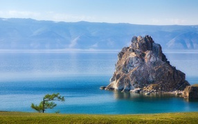 Шаман скала, озеро Байкал