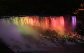 Подсветка зимнего Ниагарского водопада