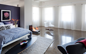 Спальня с белыми шторами