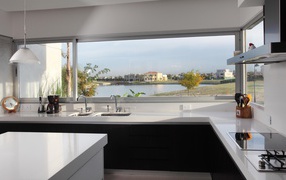 Кухня с видом на море