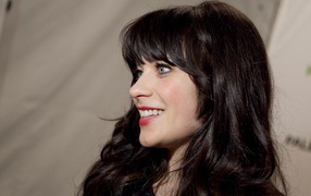 Актриса и певица Зоуи Дешанель