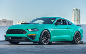 Быстрый автомобиль Roush Mustang 729, 2018