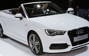 Белоснежный стильный Audi A3 2017 