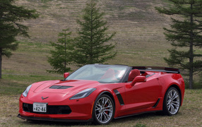Красный кабриолет Chevrolet Corvette Z06 