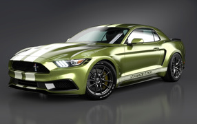 Автомобиль Ford Mustang NotchBack на сером фоне