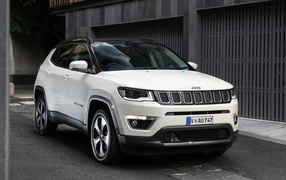 White car SUV Jeep Compass Limited, 2018