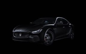 Черный автомобиль Maserati Ghibli Nerissimo Special Edition, 2017 