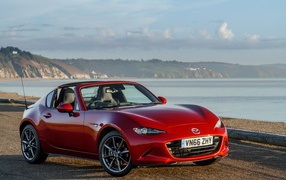 Японский автомобиль Mazda MX-5 RF GT, 2017 красного цвета 