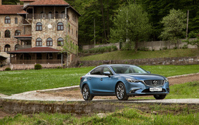 Автомобиль Mazda 6, цвета голубой металлик 