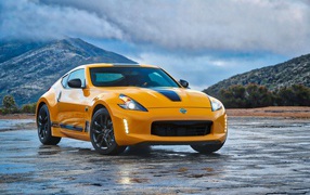 Yellow sports car Nissan 370Z Heritage Edition, 2018