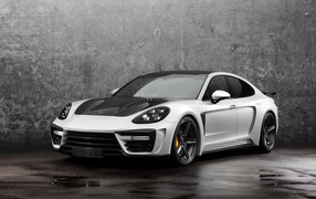 Спортивный автомобиль Porsche Panamera Stingray GTR