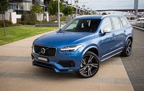 Синий кроссовер универсал  Volvo XC90 