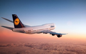 Самолет Boing-747 авиакомпании Lyuftganza 