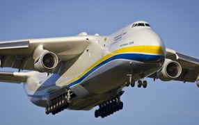 Посадка самолета Ан-225 Мрия в аэропорту австралийского города Перт 