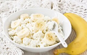 Творог с бананами на завтрак 