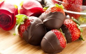 Appetizing ripe strawberry in chocolate