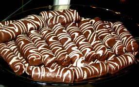 Кондитерское изделие трубочки в шоколаде с кремом