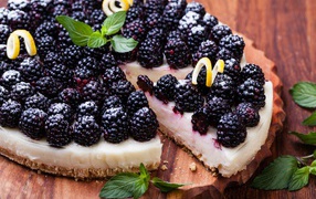 Appetizing pie with fresh blackberries
