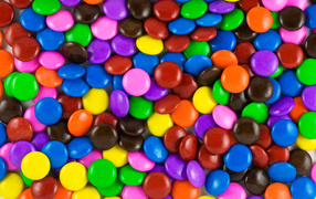 Разноцветные маленькие конфеты 