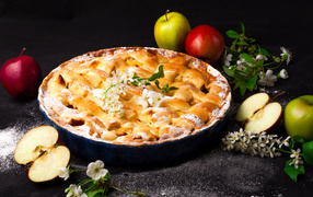 Сладкий пирог со свежими яблоками